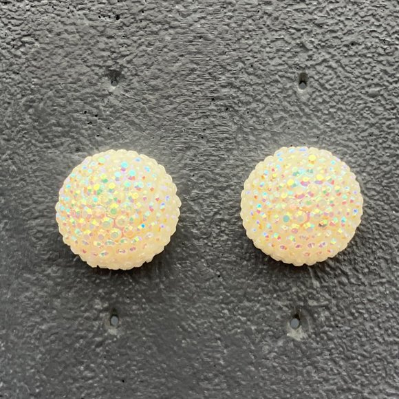 Pierced Earrings White Textured Ball Iridescent Sparkle Party Bling Glam - Picture 1 of 4
